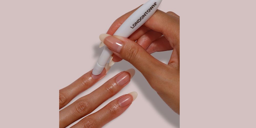 How To Use A Cuticle Pusher: Step-by-Step | LONDONTOWN