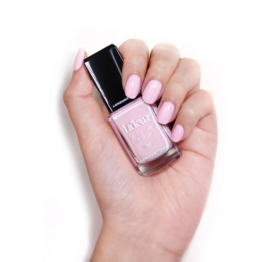 light pink nails with navy dress What color nails would you get to go with this dress? (Not a pic of me, but  planing to wear next weekend) : r/Nails